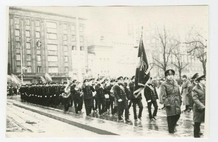курсанты ТМУРП на параде в Таллине - 1982