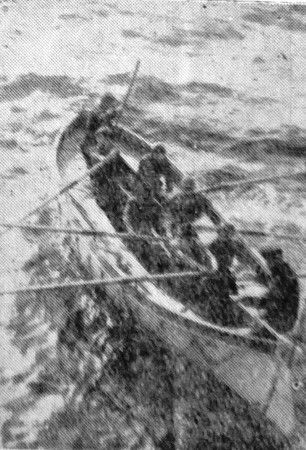 Курсанты ТРПТ на занятиях греблей  - 04 07 1964