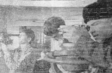 идут практические  занятия курсантов ТМУРП на ТР Нарвский  залив – 03 04 1975