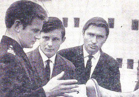 2-й механик Н. Первушин и курсанты ТМУРП Н. Никитин и В. Крохин - ТР Иней - май 1966