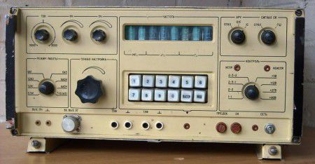 Р-697  Гюйс  - профессиональный  морской    радиоприемник
