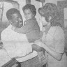 Гедос Мишель из Конакри курсант ТМУРП с дочкой Виви и женой Керсти – 06 11 1973