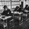 Берман Р.  и С. Митленко (на переднем плане) курсанты IV курса  за расчетами курсовых проектов - ТМУРП 14 06 1985